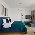 Bob W Apartment *