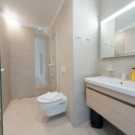 Bob W Apartament Parnawa